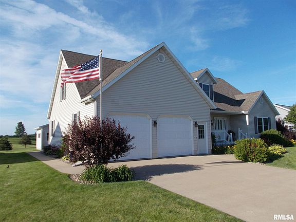 2nd image of 610-612 Lake Dr