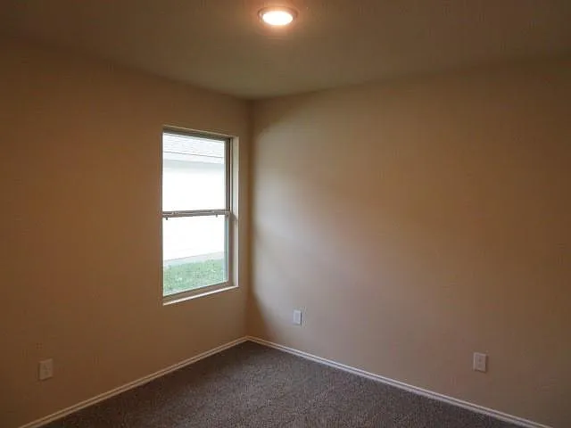 120 E Ash St — Photo 7