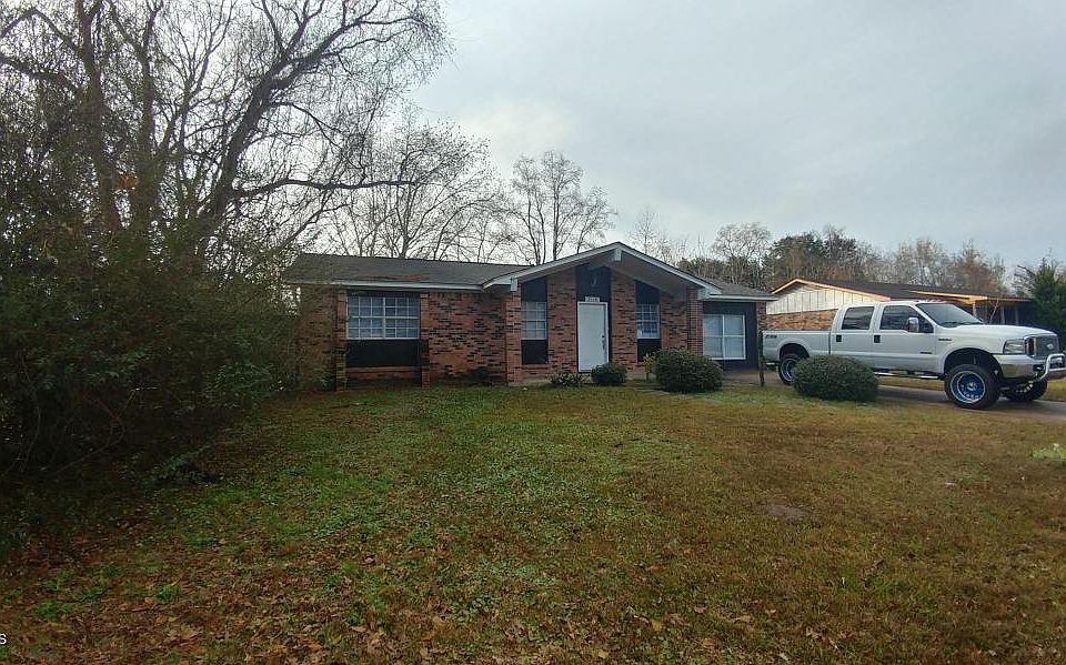 1st image of 2119 Woodside Dr