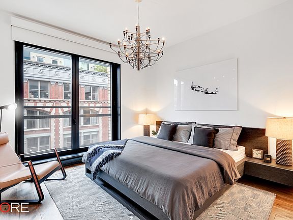 4th image of 155 W 18th St APT 702