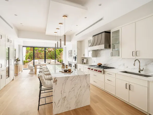 165 E 64th St, New York, NY 10065