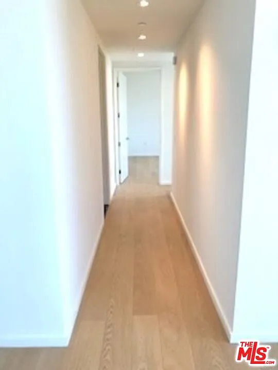 2 bed, 2.0 bath, 1290 sqft, $4,780 — Photo 4