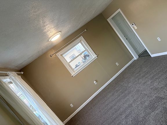 4th image of 4727 Jefferson Ave