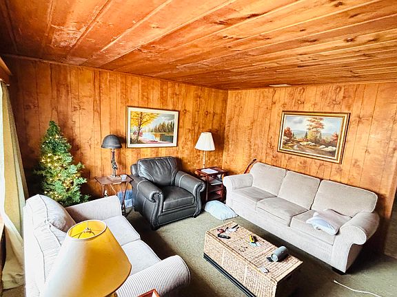 3rd image of 2594 Kaiser Rd