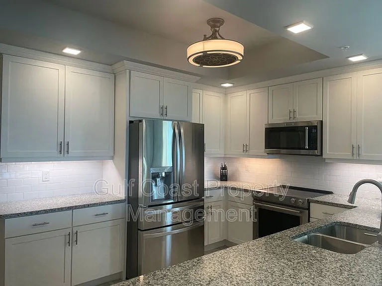 260 Hidden Bay Dr #401 — Photo 7