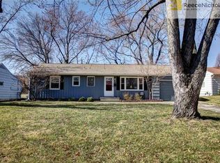 7614 Broadmoor St, Overland Park, KS 66204