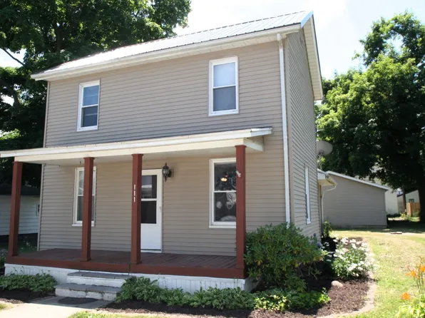 111 W North St, Danvers, IL 61732