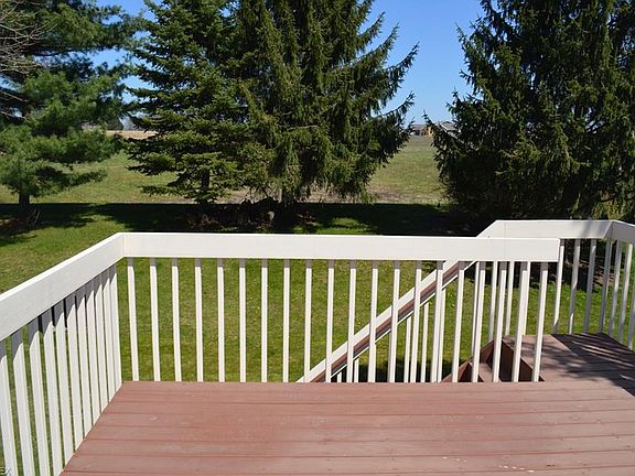 4th image of 1795 Viking Ave