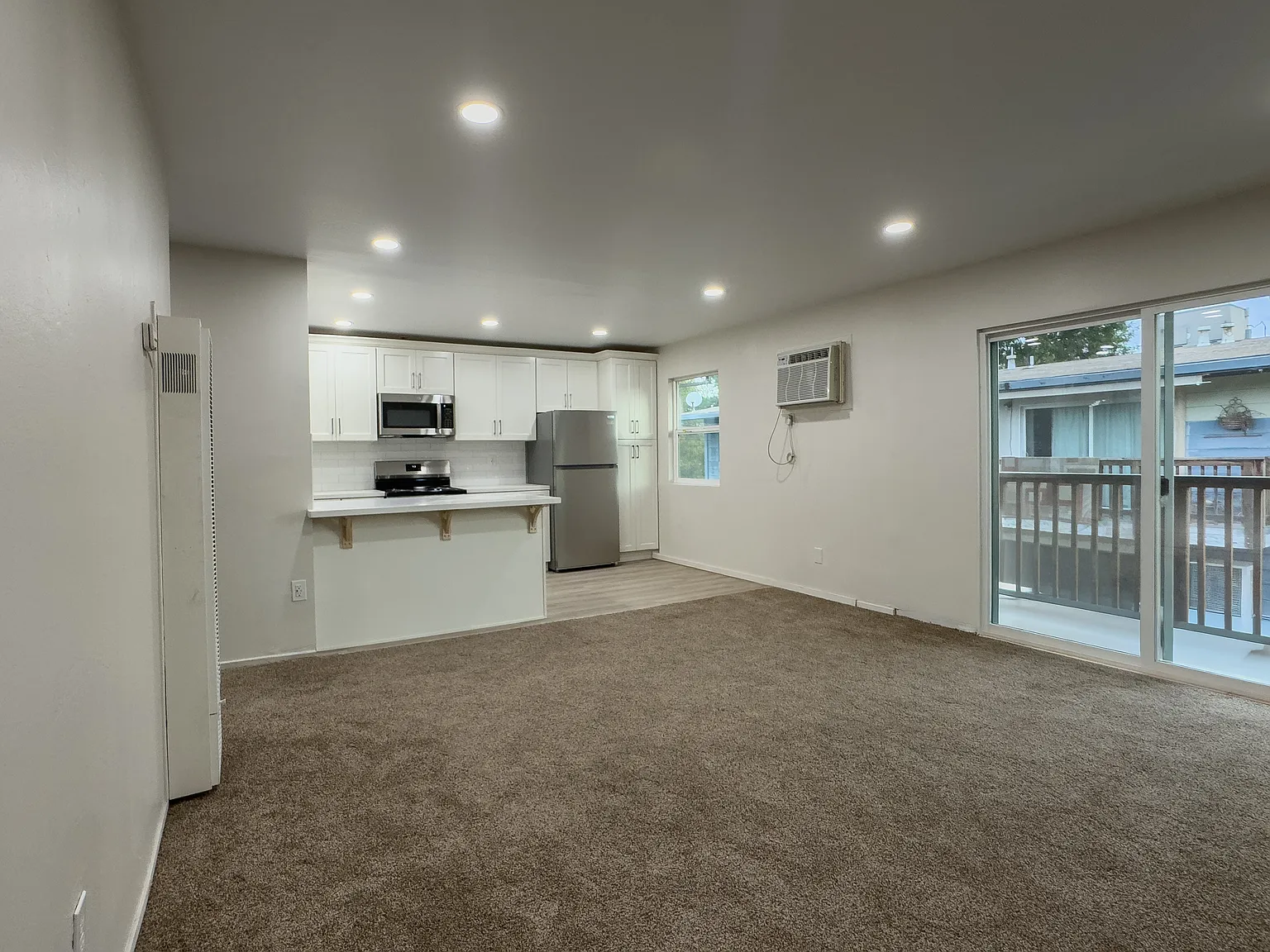 2 bed, 825 sqft, $2,495 — Photo 1