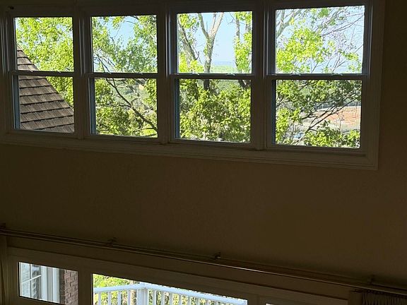 4th image of 11008 Everest Cir SE