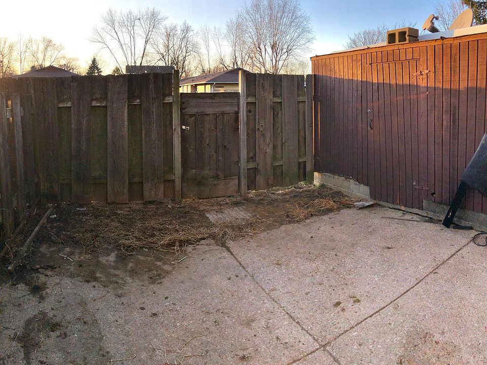 2nd image of 2375 N Woodbrook Cir #B