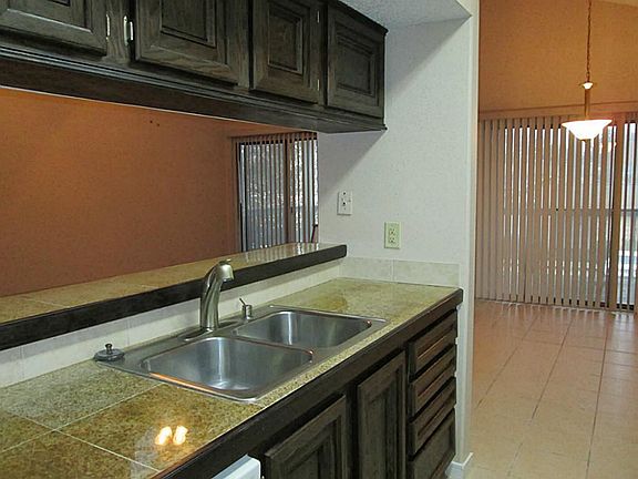 4th image of 17417 Red Oak Dr APT 128