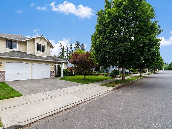 2nd image of 808 123rd Ave NE