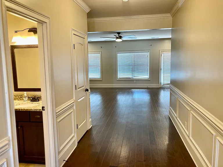 8758 Crenshaw Dr — Photo 11