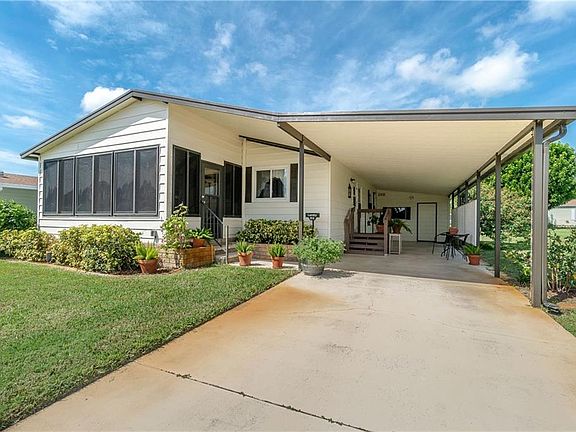2nd image of 814 Tangerine Woods Blvd