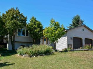 8606 E Lincoln Rd, Cedar, MI 49621