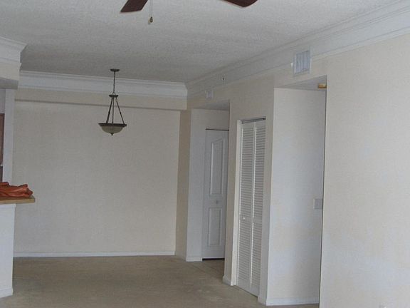 3rd image of 10301 Myrtlewood Cir W