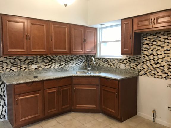 5th image of 1923 S 49th Ct
