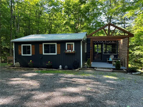 14 Hemlock Rd #13, Varysburg, NY 14167