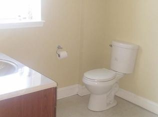 219 York St APT 4, Hanover, PA 17331