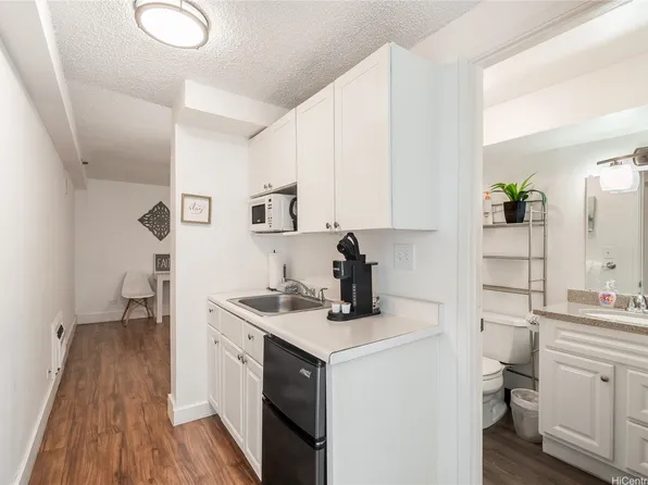 2450 Prince Edward St APT 208A, Honolulu, HI 96815