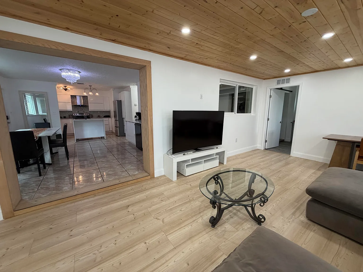 2 bed, 2.0 bath, 3316 sqft, $2,795 — Photo 1