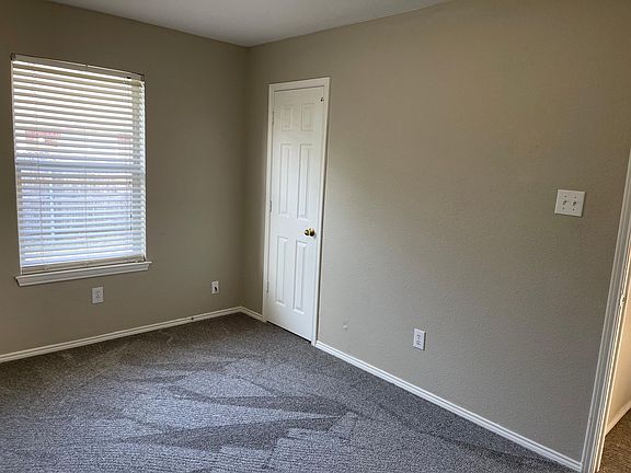 4th image of 106 Stonehaven Pl