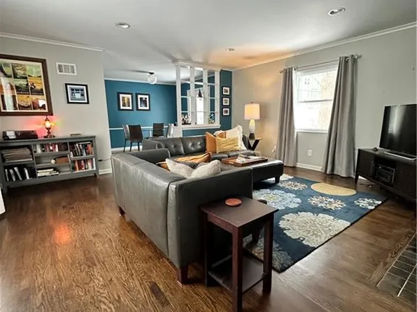 3003 W 73rd Ter, Prairie Village, KS 66208