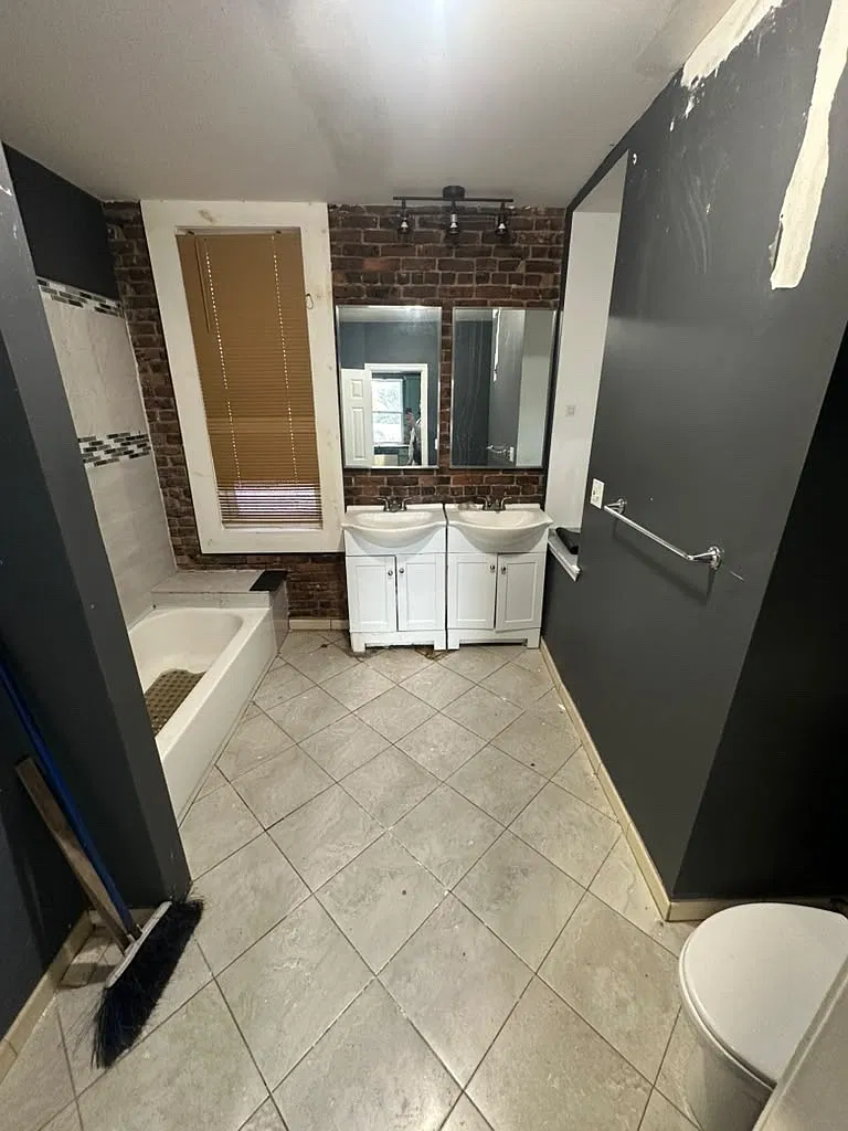 2 bed, $2,000 — Photo 4