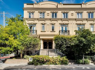 80 Carr St #TOWNHOUSE 22, Toronto, ON M5T1B7