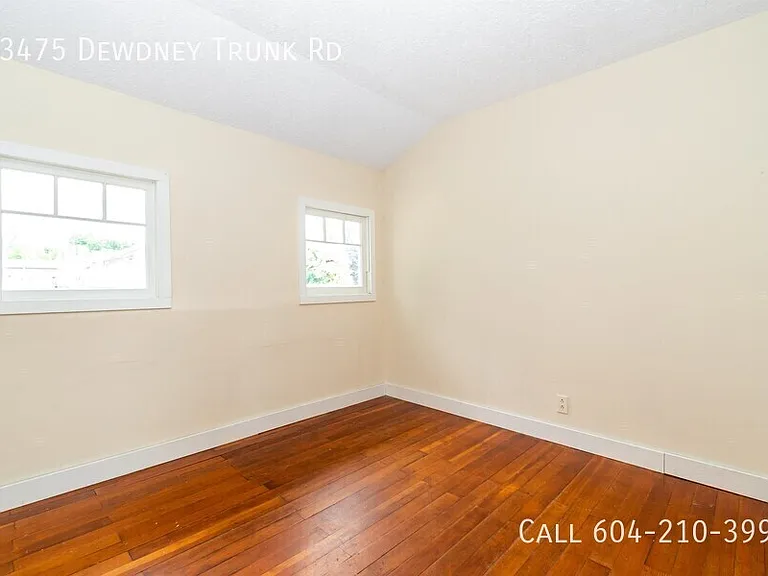 33475 Dewdney Trunk Rd — Photo 13