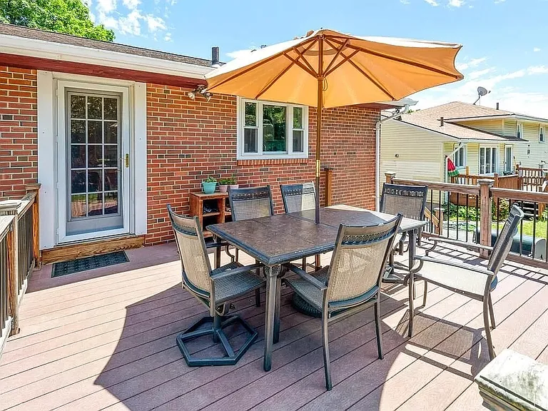 22 Alvarado Ave — Photo 16