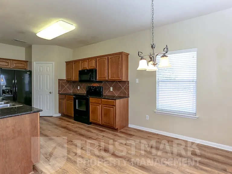212 Crowfoot Dr #CROWFOOT212 — Photo 3