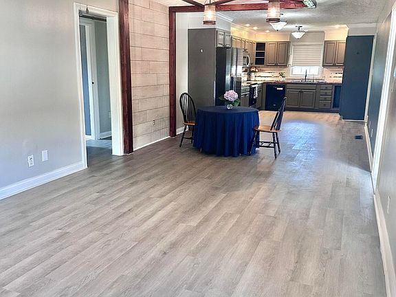 5th image of 520 Pinoak Dr
