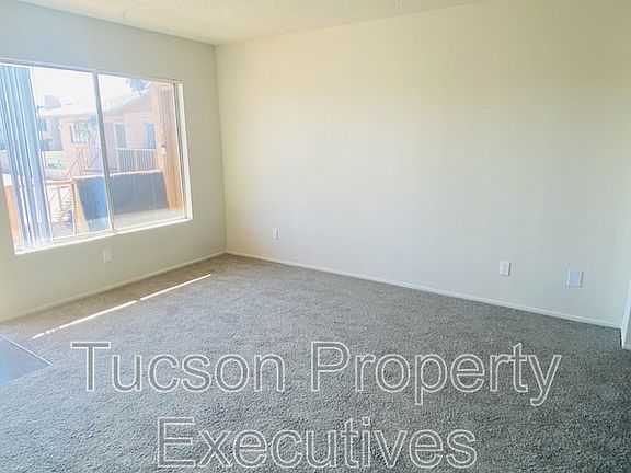 3rd image of 660 S Tucson Blvd #114