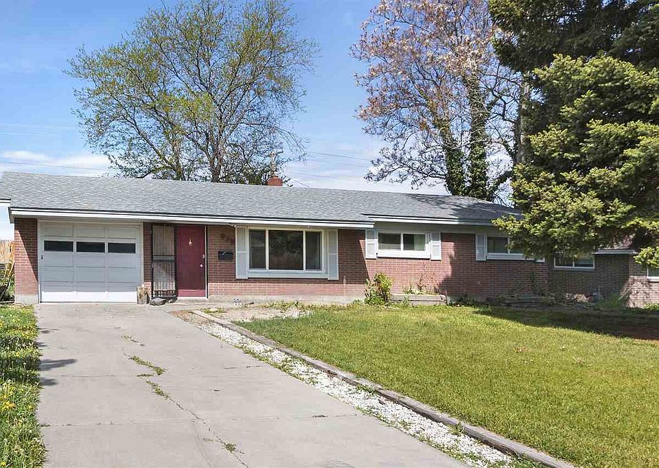 1st image of 639 Alturas Dr N