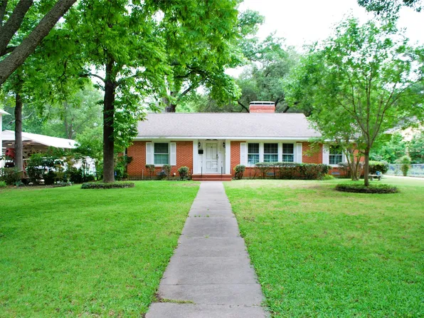 225 Elm Dr, Terrell, TX 75160