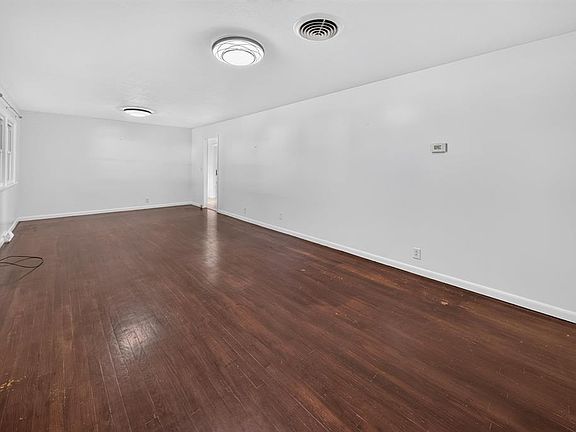 3rd image of 155 Walnut St