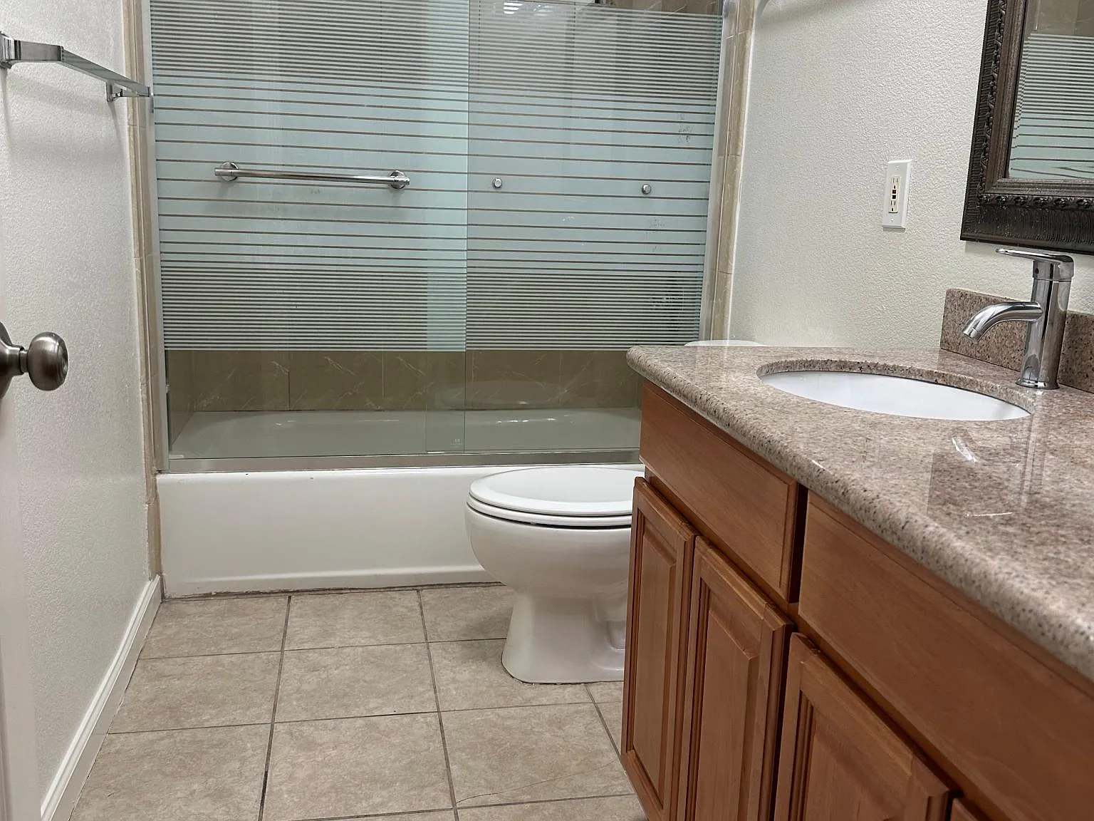 525 Parker Ave — Photo 3