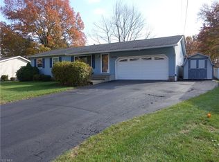 3030 Fair Oaks Dr, Barberton, OH 44203