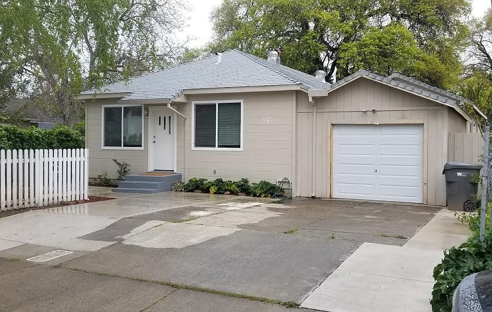 Front of the duplex (unit A), unit B located at the back of the unit