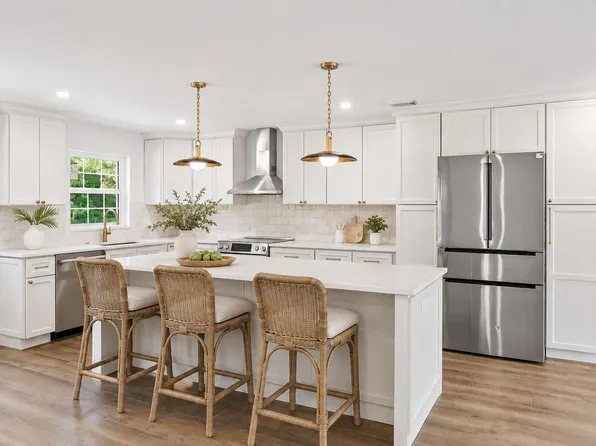 109 E RIVERSIDE Drive, Jupiter, FL 33469