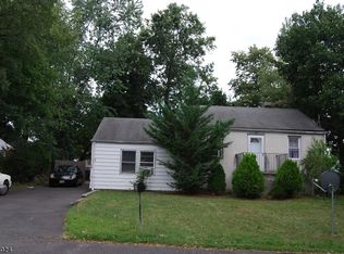 114 S Dover Ave, Somerset, NJ 08873