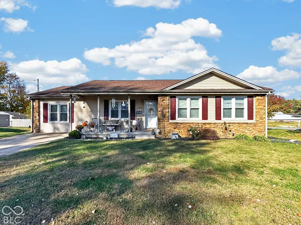 135 E Harrison Dr, Seymour, IN 47274
