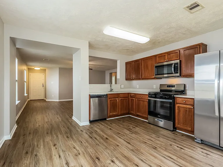 8138 Sanders Glen Ln — Photo 7