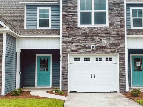 212 N Stingray Ln, Sneads Ferry, NC 28460
