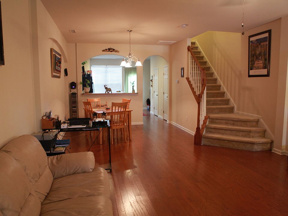 2nd image of 100 Stratford Lakes Dr Unit 247