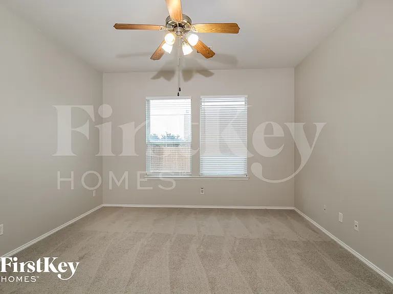 424 Stampede Ct — Photo 10
