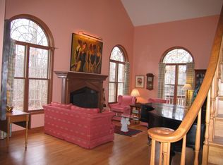 410 Oak Ridge Ct, Lake Bluff, IL 60044