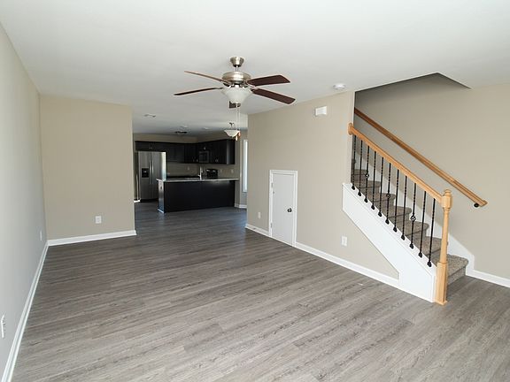 2nd image of 301 Landrum Pl #J